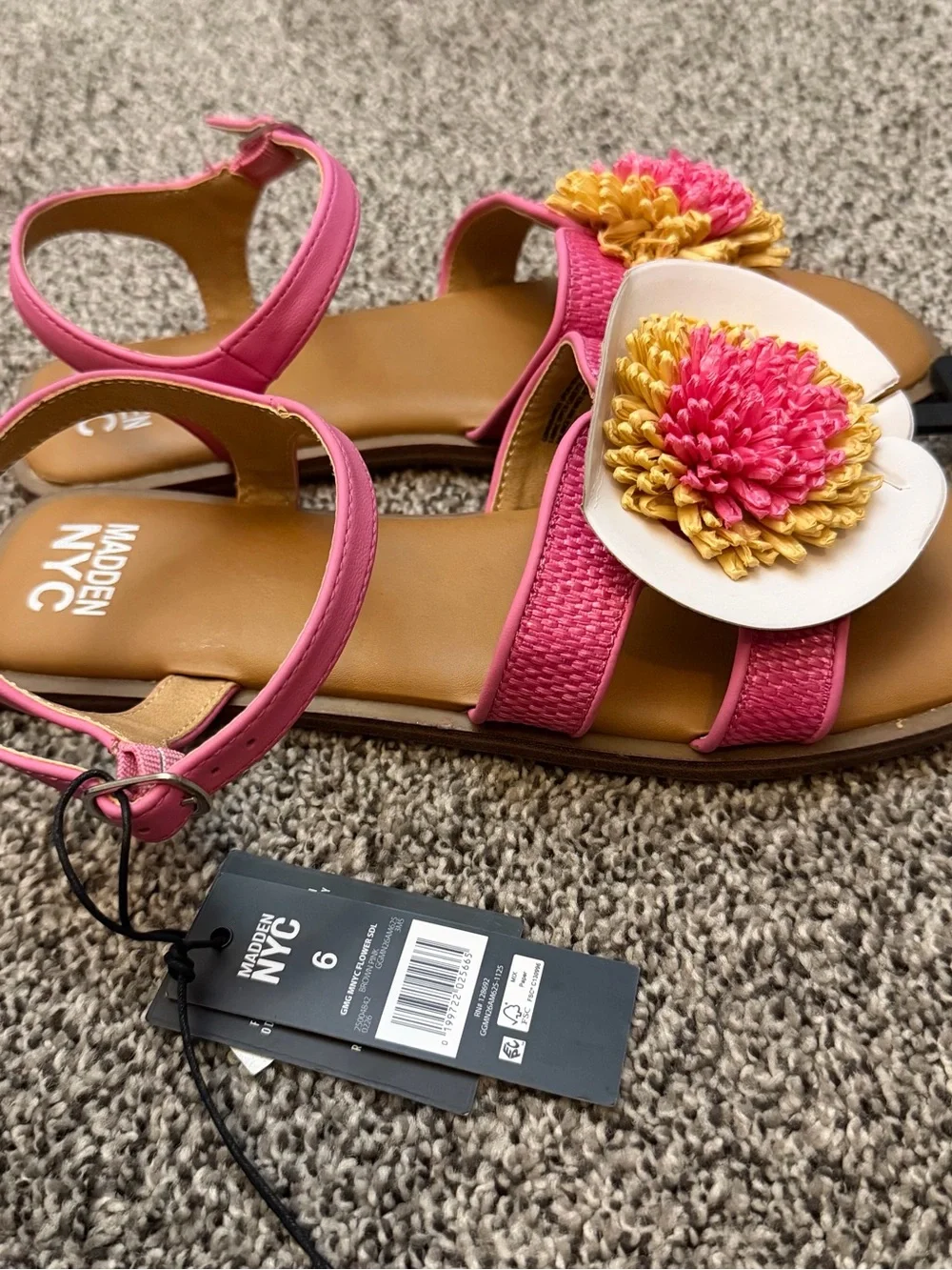 Madden Nyc pink sandals
